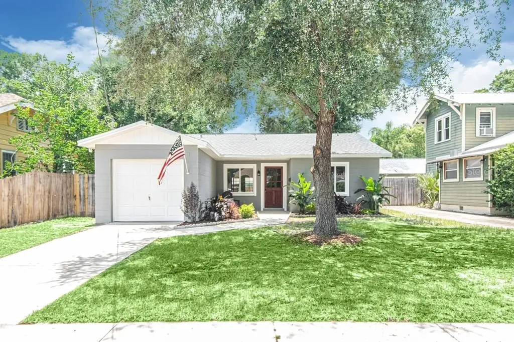 2704 N Royal Court Tampa FL 33602