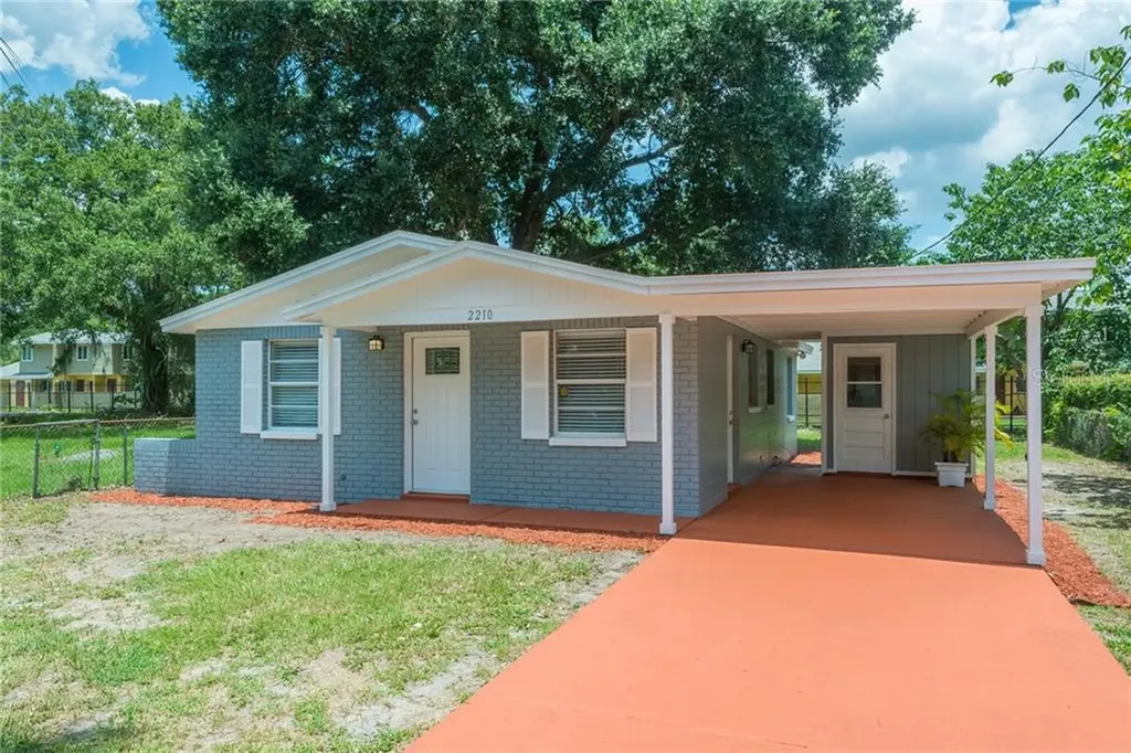 2210 E Cayuga Street Tampa FL 33610