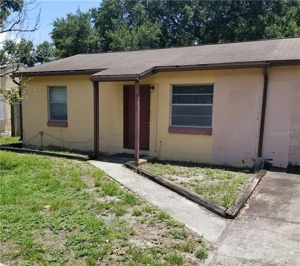 4412 W Lawn Avenue Tampa FL 33611