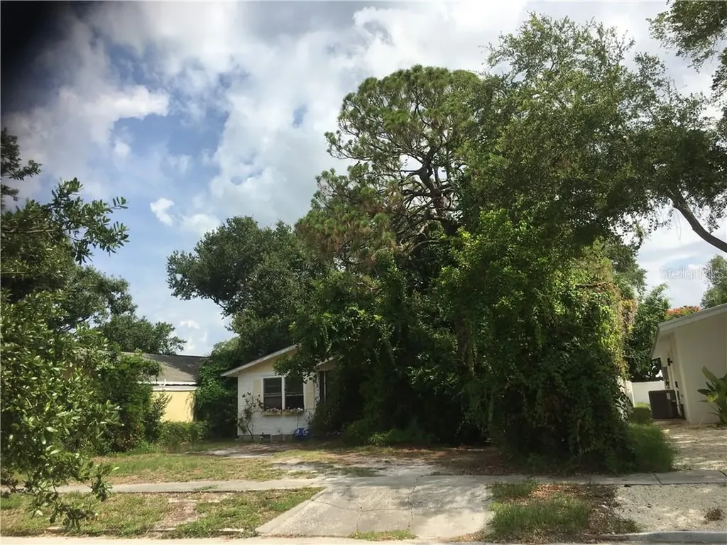 1735 Fortuna Street Sarasota FL 34239