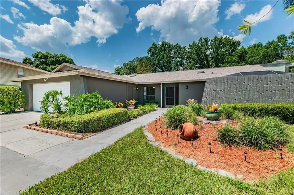 6401 Heather Moor Court Tampa FL 33634