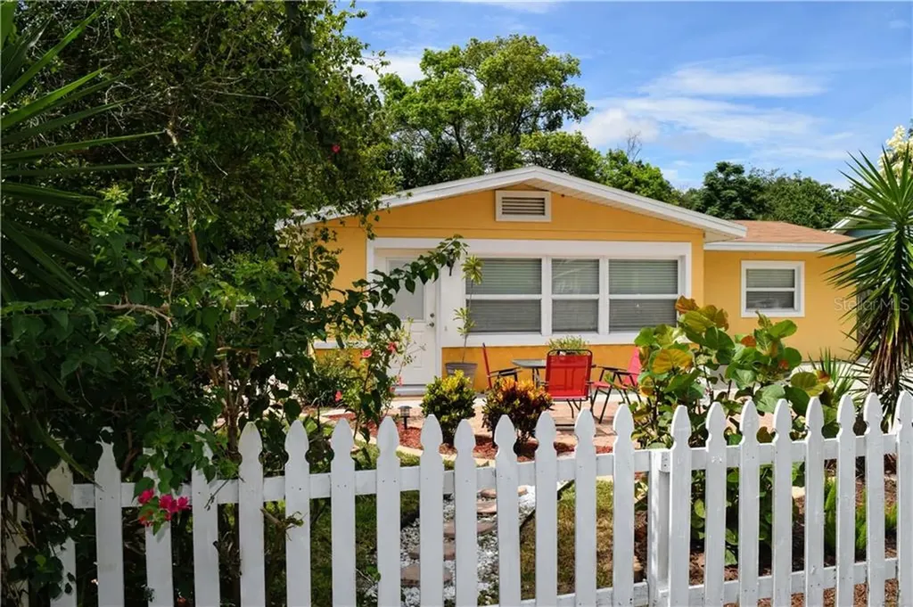 5427 Blue Grass Street Orlando FL 32810