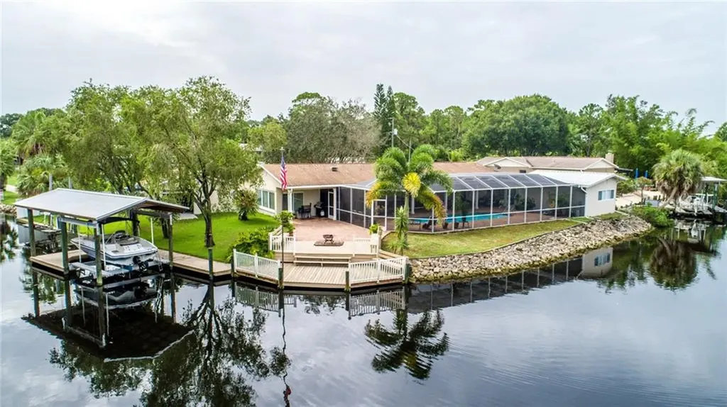 309 Carlyle Boulevard Ruskin FL 33570