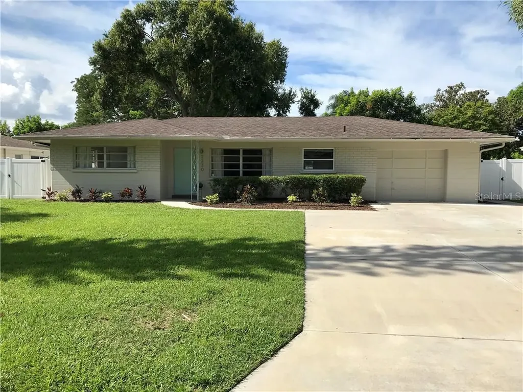 2230 Sunnyside Lane Sarasota FL 34239