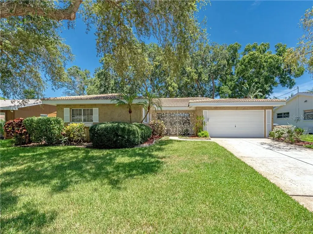 2701 67th Avenue S St Petersburg FL 33712