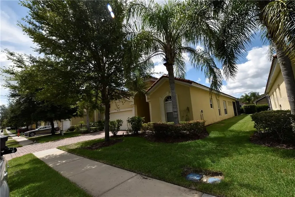 1038 Tuscan Hills Boulevard Davenport FL 33897