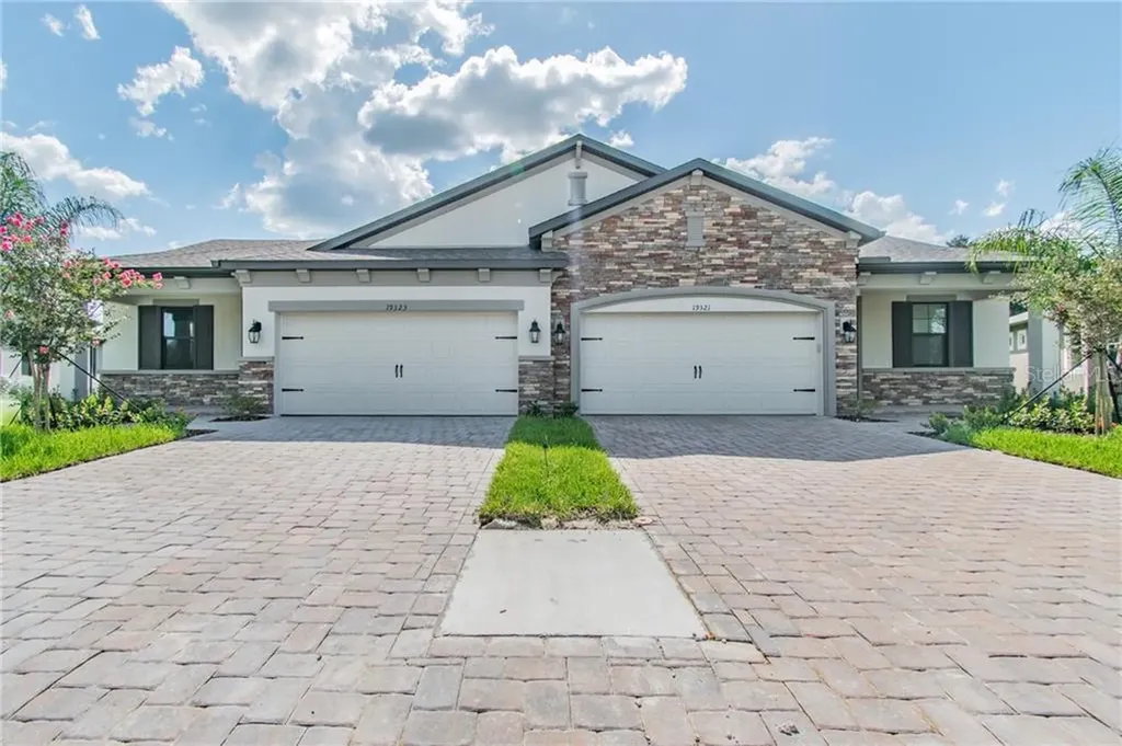 19323 Hawk Valley Drive Tampa FL 33647