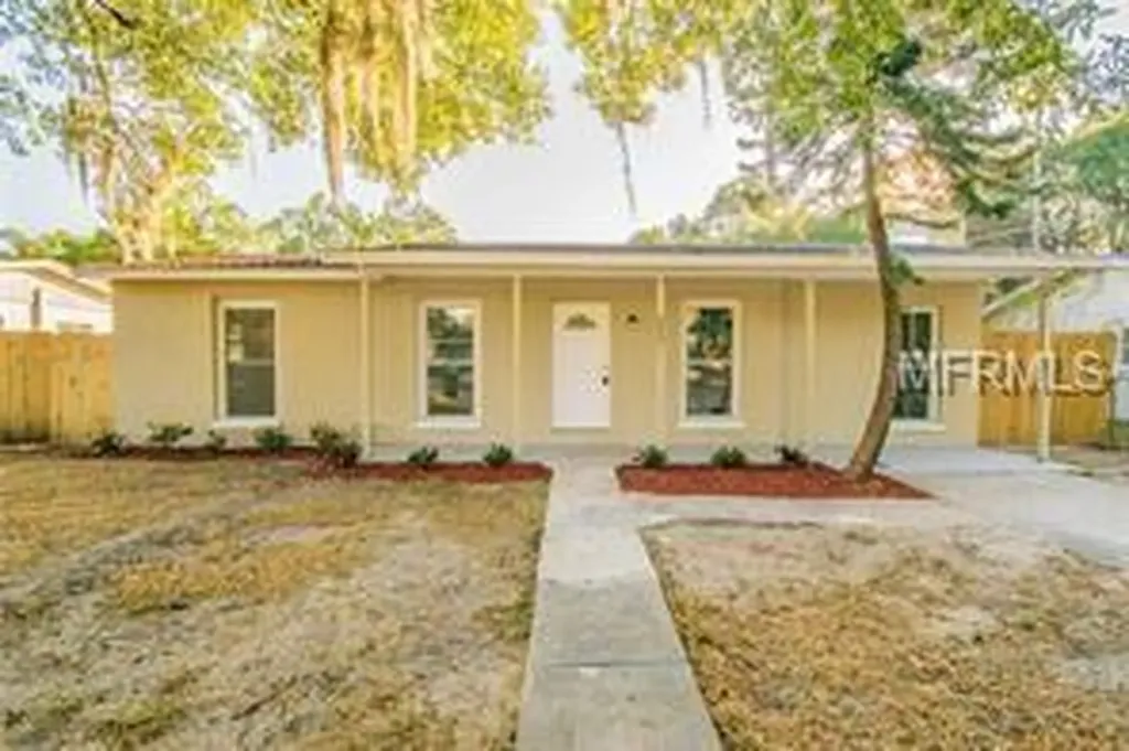 8601 Chinaberry Drive Tampa FL 33637