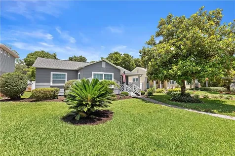 215 16th Avenue N St Petersburg FL 33704