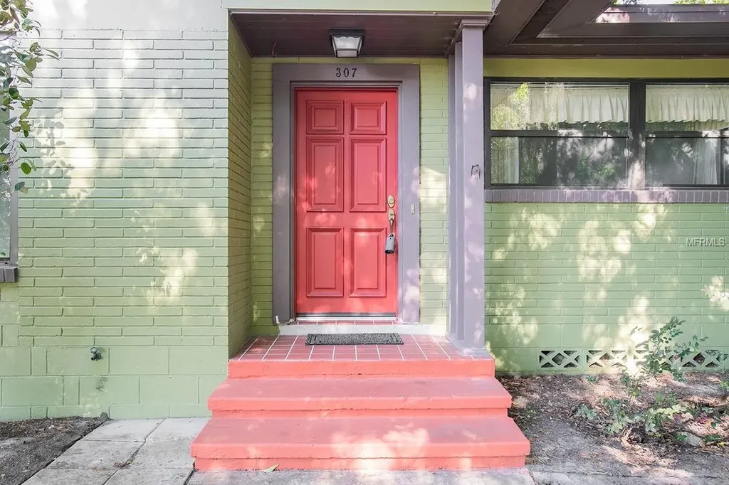 307 Stewart Avenue Deland FL 32720