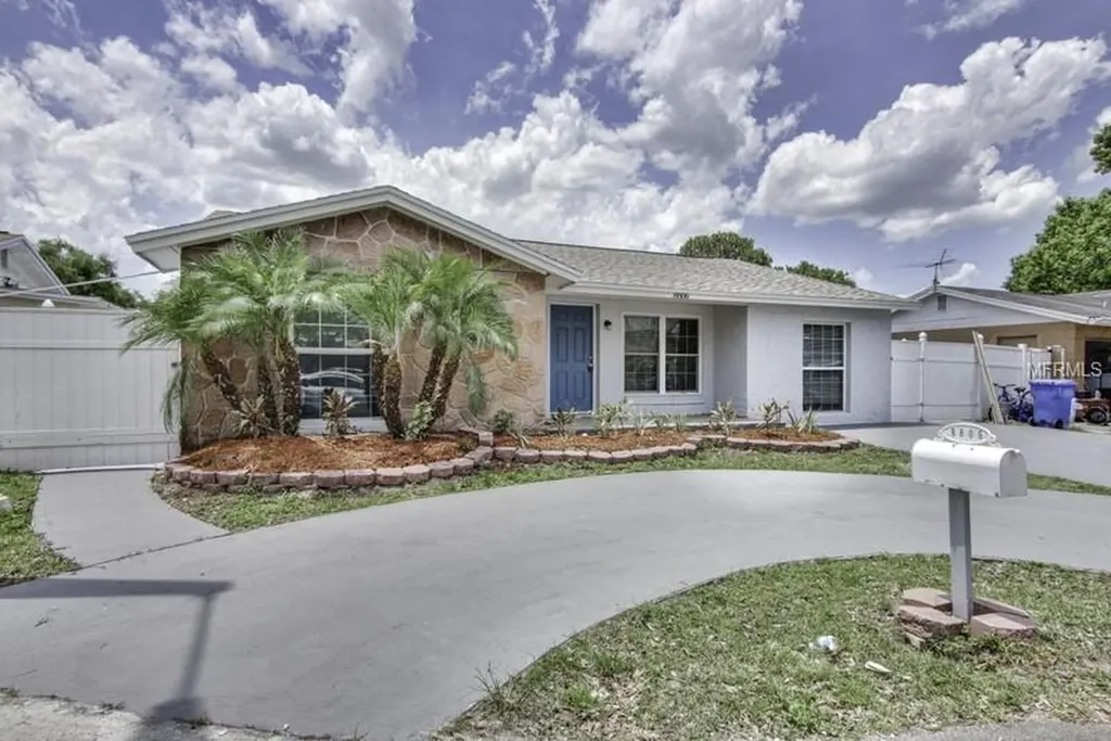 8806 Frostwood Court Tampa FL 33634
