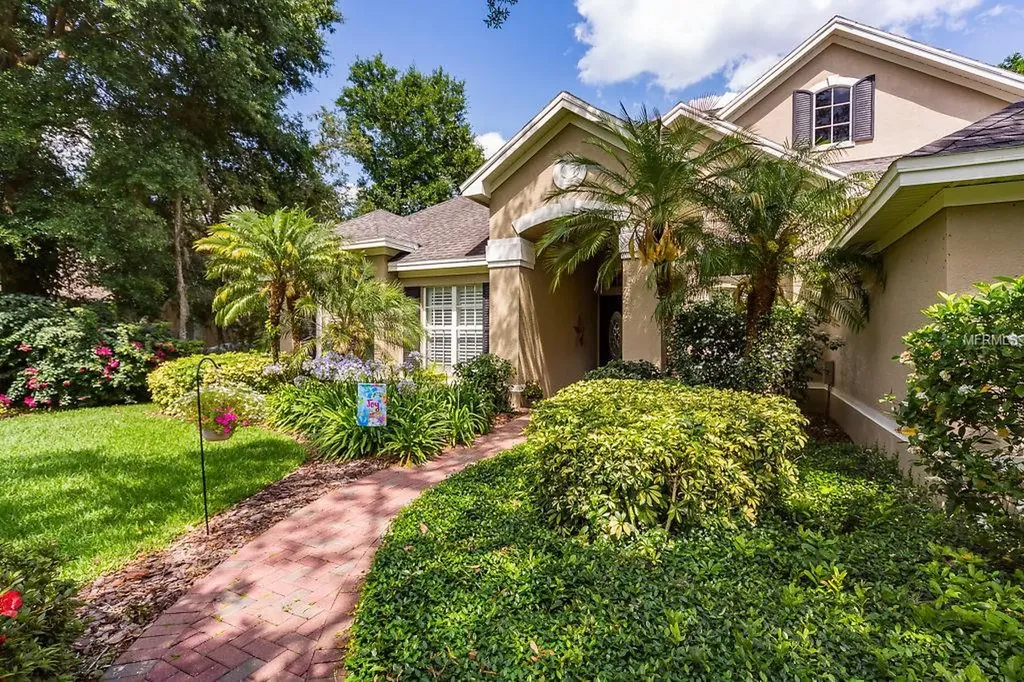 17828 Mission Oak Drive Lithia FL 33547