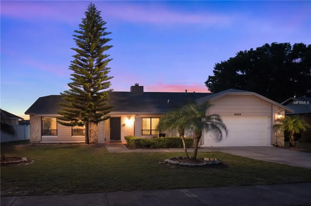 8634 Lago Court Orlando FL 32836