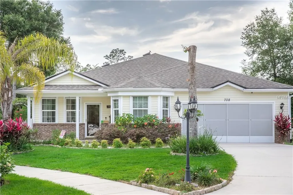 708 Mystic Oaks Lane Deland FL 32724