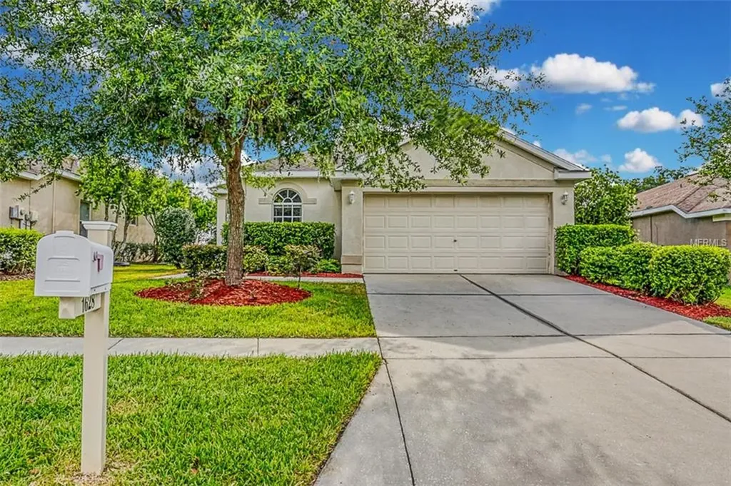 1628 Emerald Hill Way Valrico FL 33594