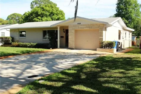 5628 15th Avenue N St Petersburg FL 33710
