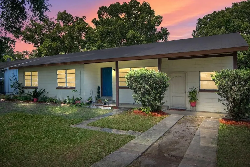 2606 Lake Wade Court Orlando FL 32806