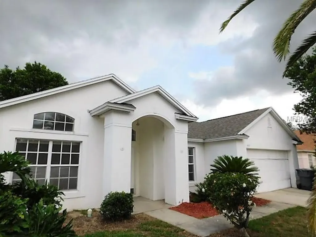 327 Loma Del Sol Drive Davenport FL 33896