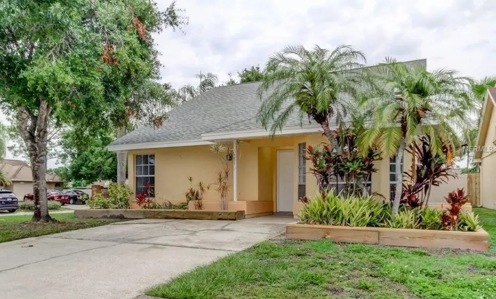 8627 Cottonway Lane Tampa FL 33635