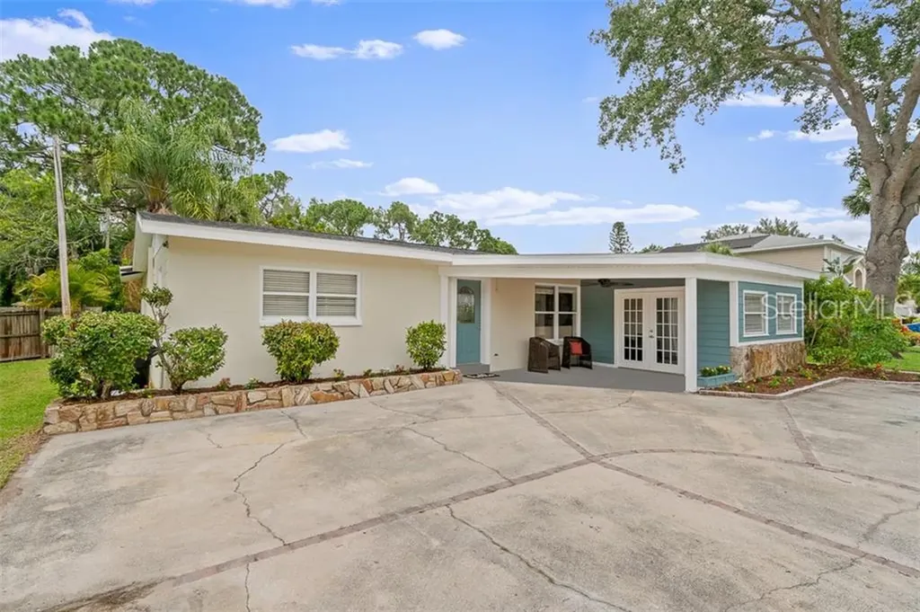 4619 Helena Street NE St Petersburg FL 33703