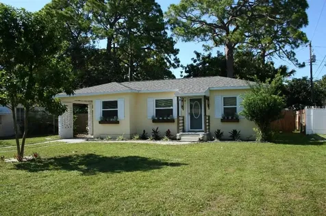 6074 17th Avenue N St Petersburg FL 33710