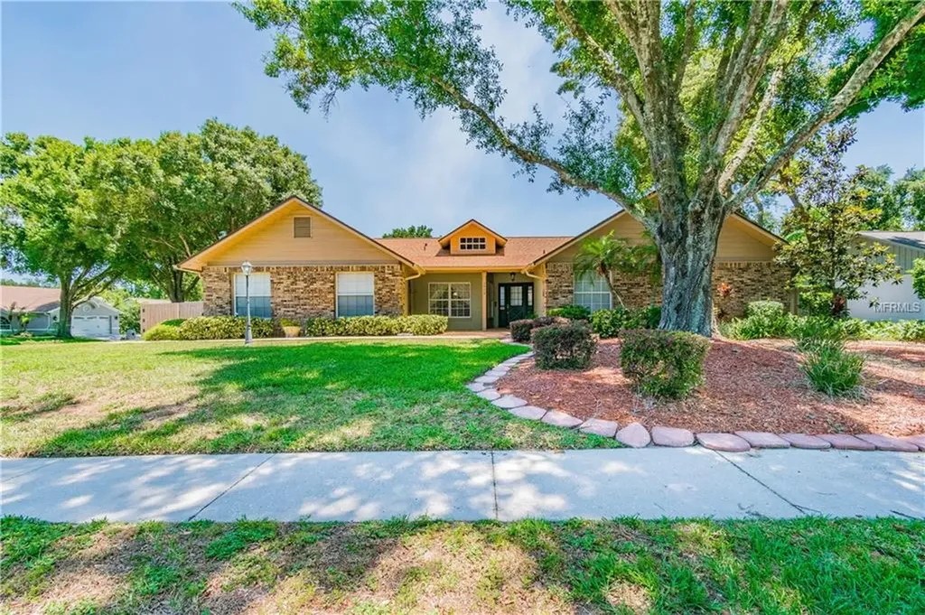 3916 Broomsedge Lane Valrico FL 33596