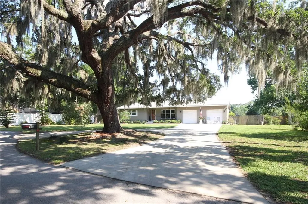 17 Lotus Lake Drive Casselberry FL 32707