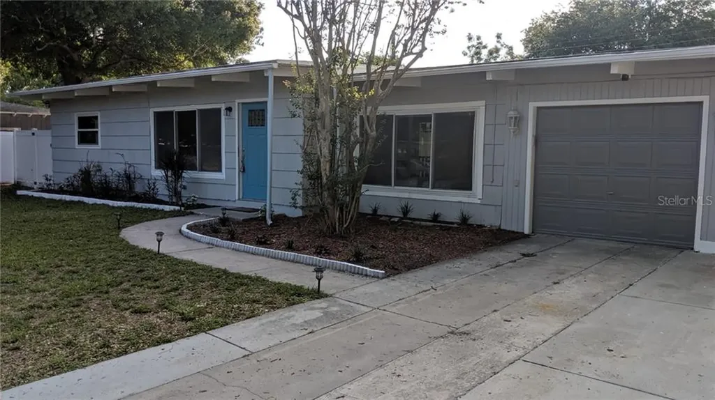 6732 13th Street N St Petersburg FL 33702