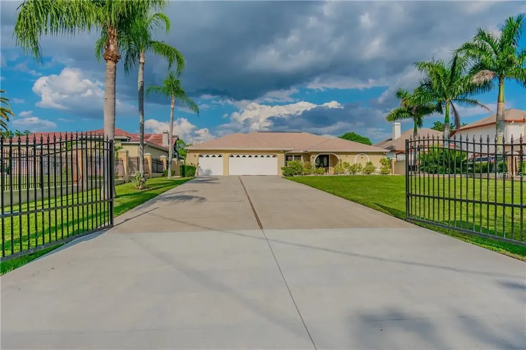 5105 Troydale Road Tampa FL 33615