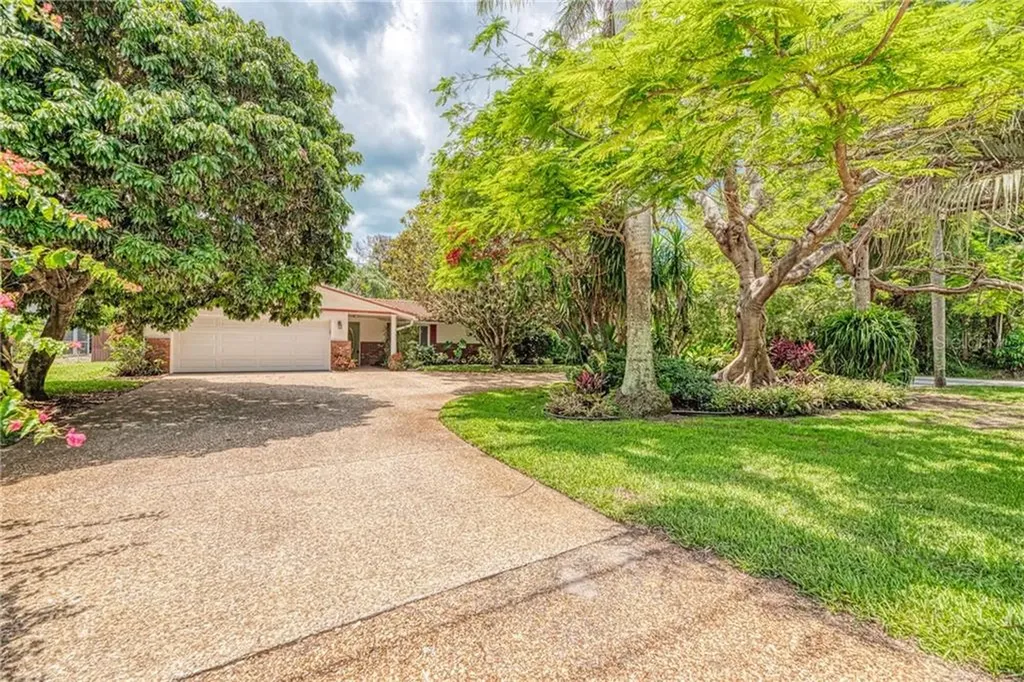 2090 Alamander Avenue Englewood FL 34223