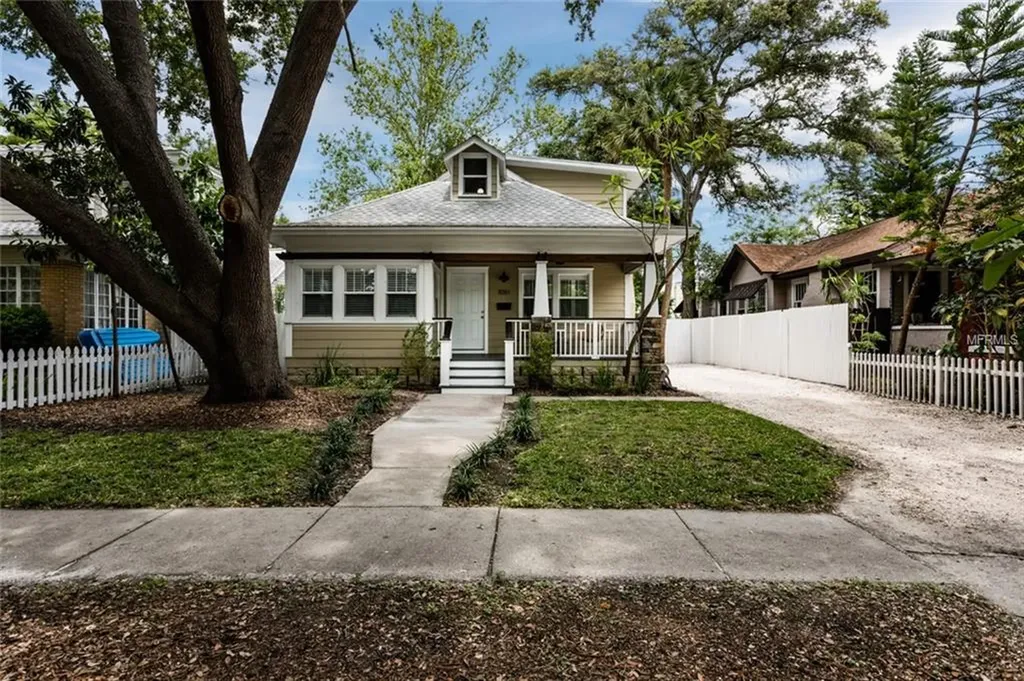 1061 19th Avenue N St Petersburg FL 33704