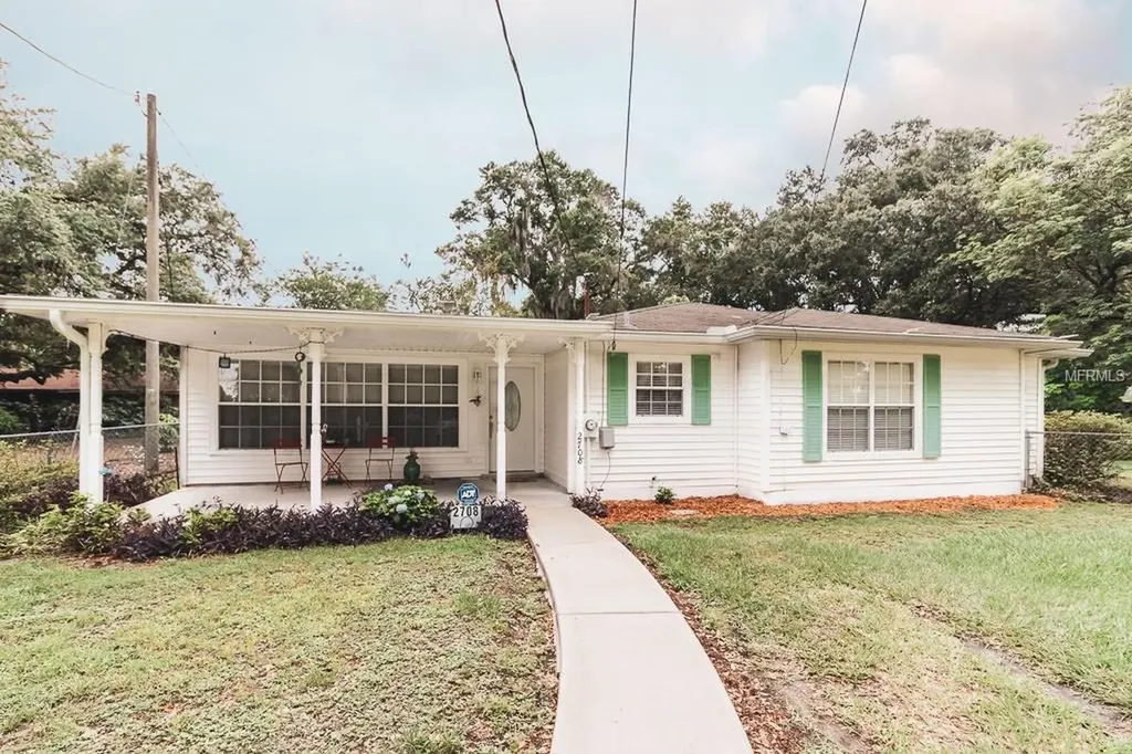 2708 De Montmollin Road Plant City FL 33565
