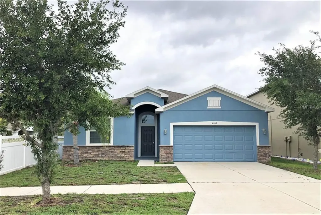 2406 Roanoke Springs Drive Ruskin FL 33570
