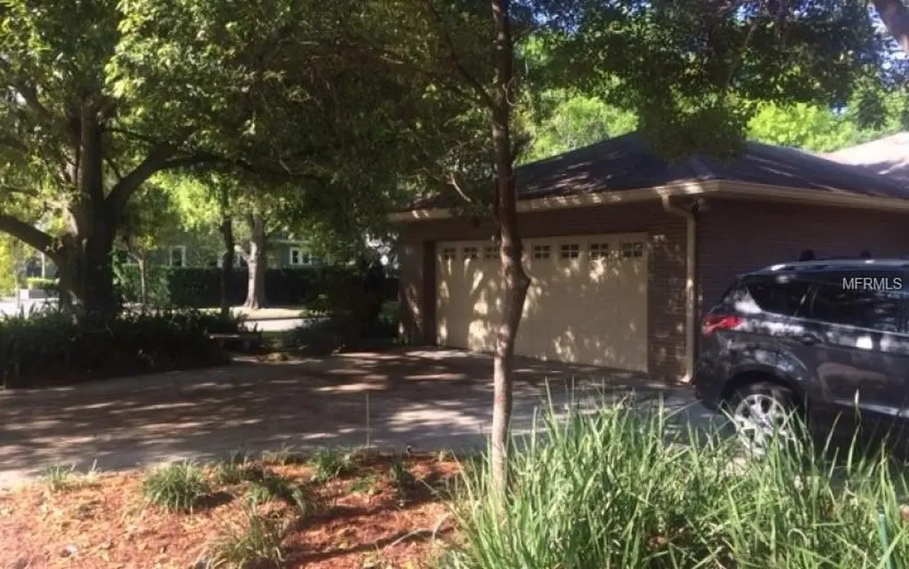 113 S Woodlynne Avenue Tampa FL 33609