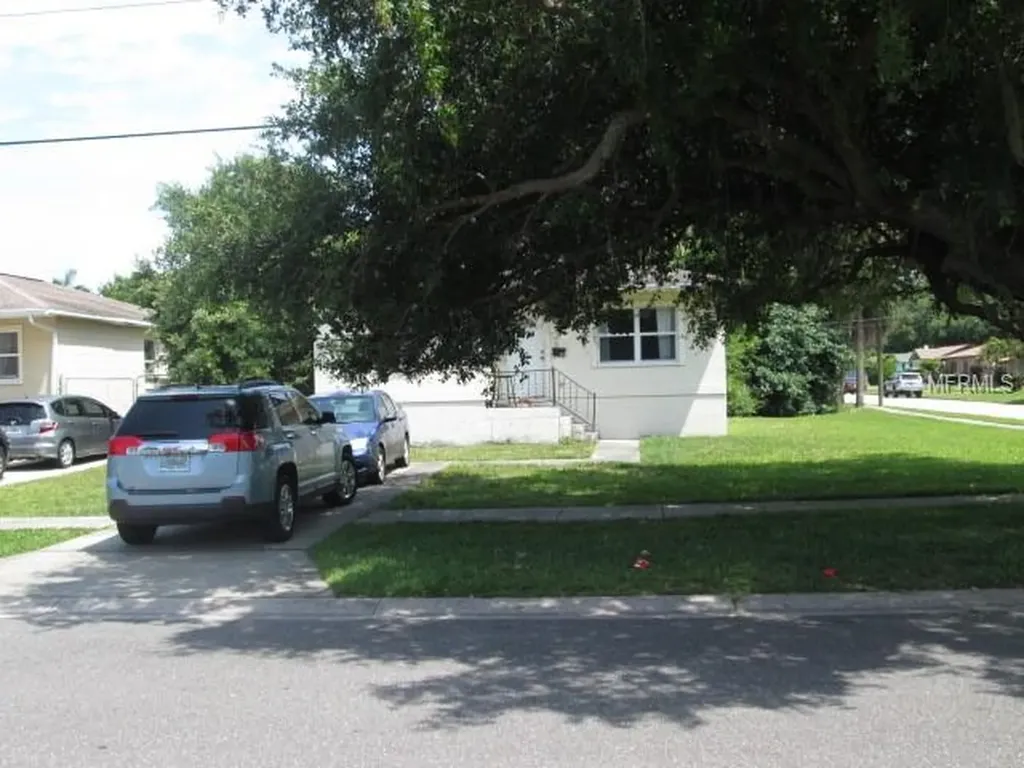 845 40th Avenue S St Petersburg FL 33705
