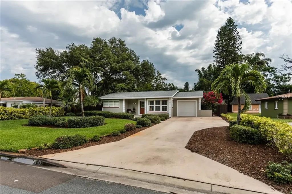 791 68th Avenue S St Petersburg FL 33705