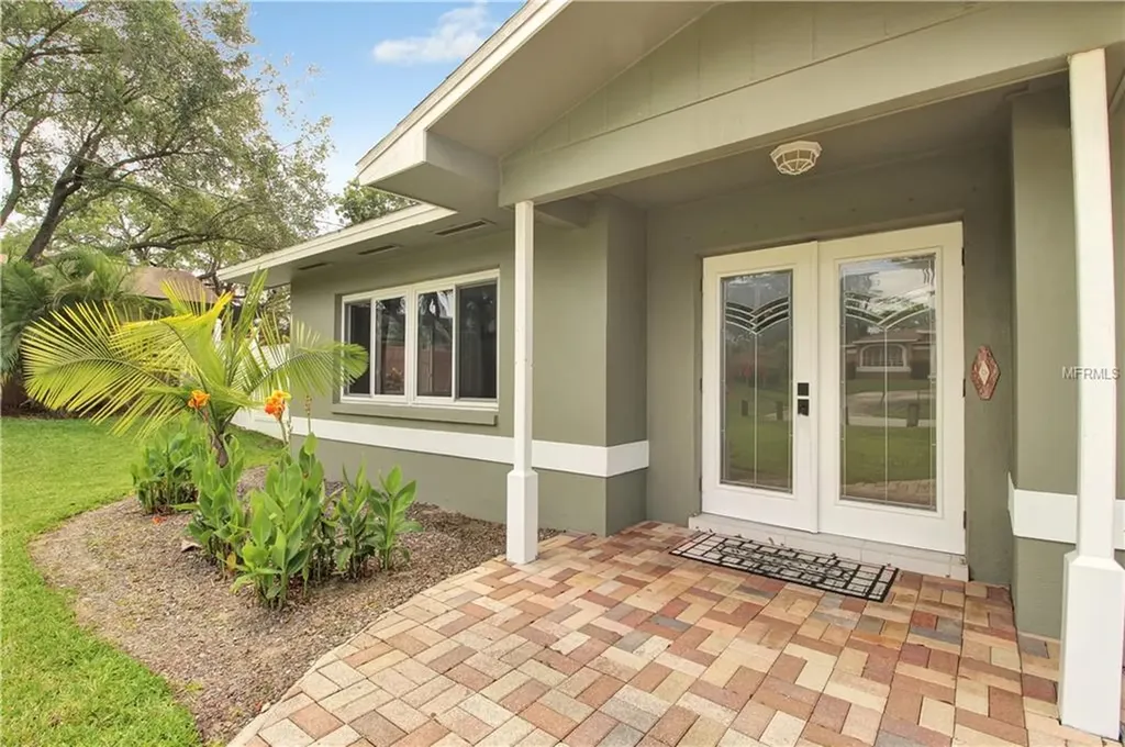 902 Robin Avenue Palm Harbor FL 34683