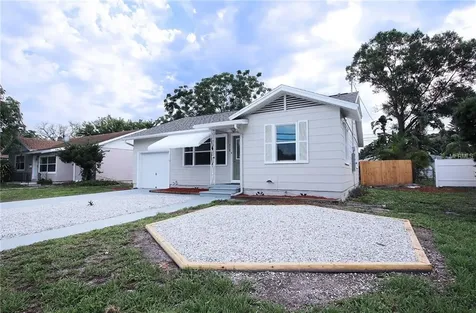 318 40th Street S St Petersburg FL 33711