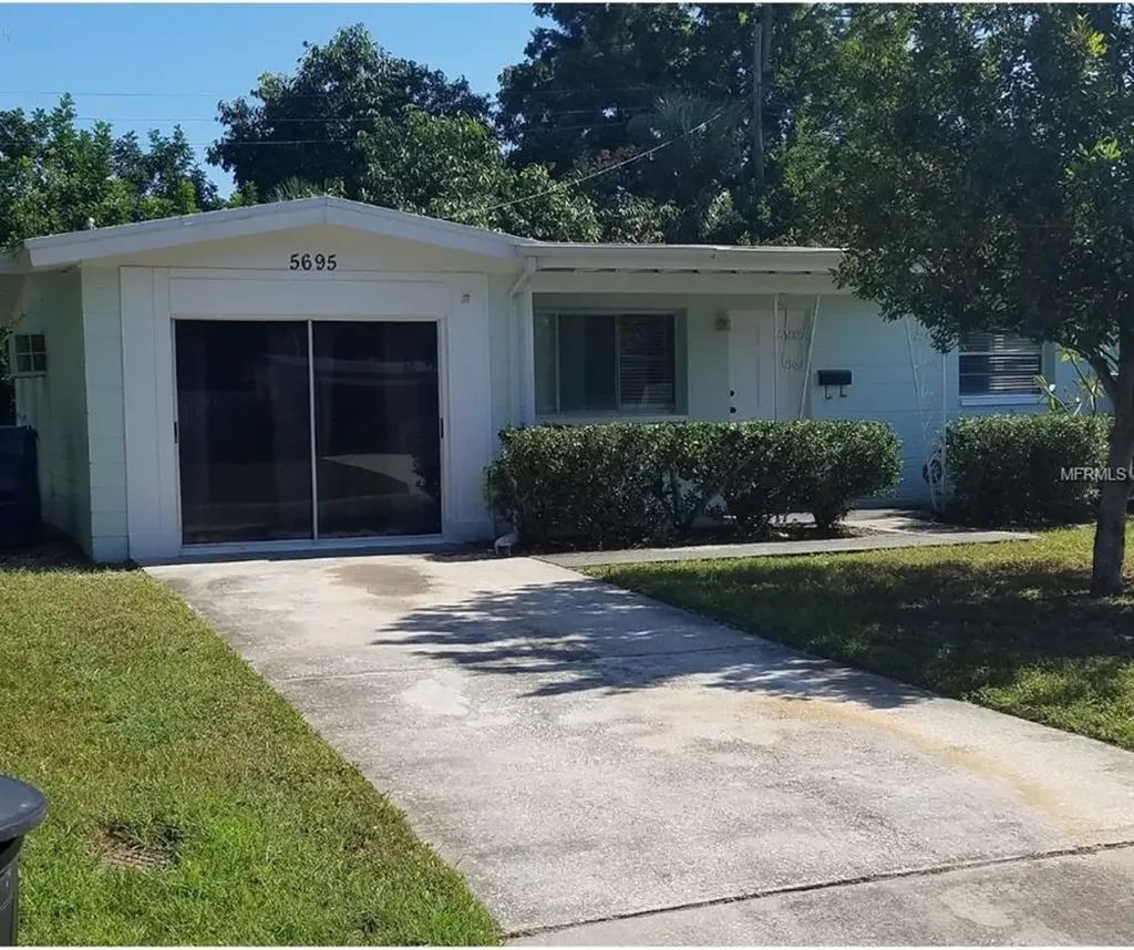 5695 Bay Street NE St Petersburg FL 33703