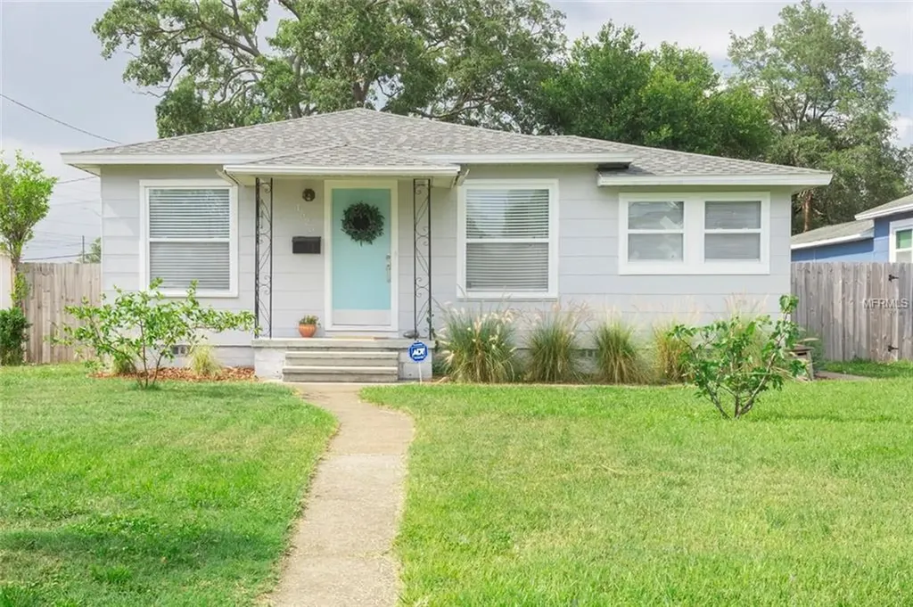 1525 27th Avenue N St Petersburg FL 33704