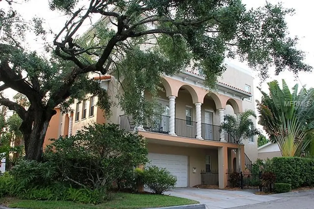 2208 W Horatio Street Tampa FL 33606