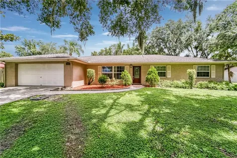 1228 Fairfax N Lakeland FL 33813