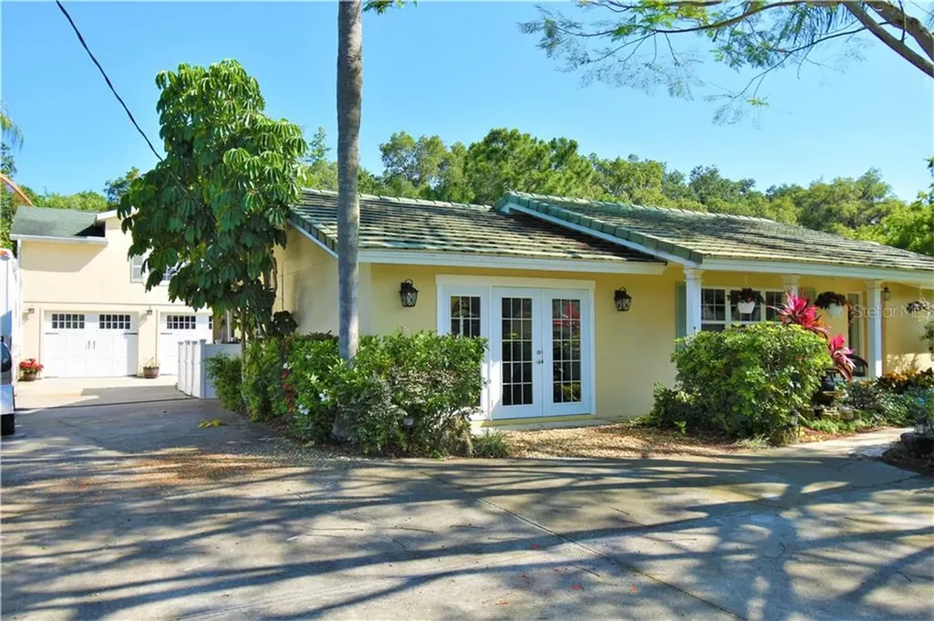 7621 S Leewynn Drive Sarasota FL 34240