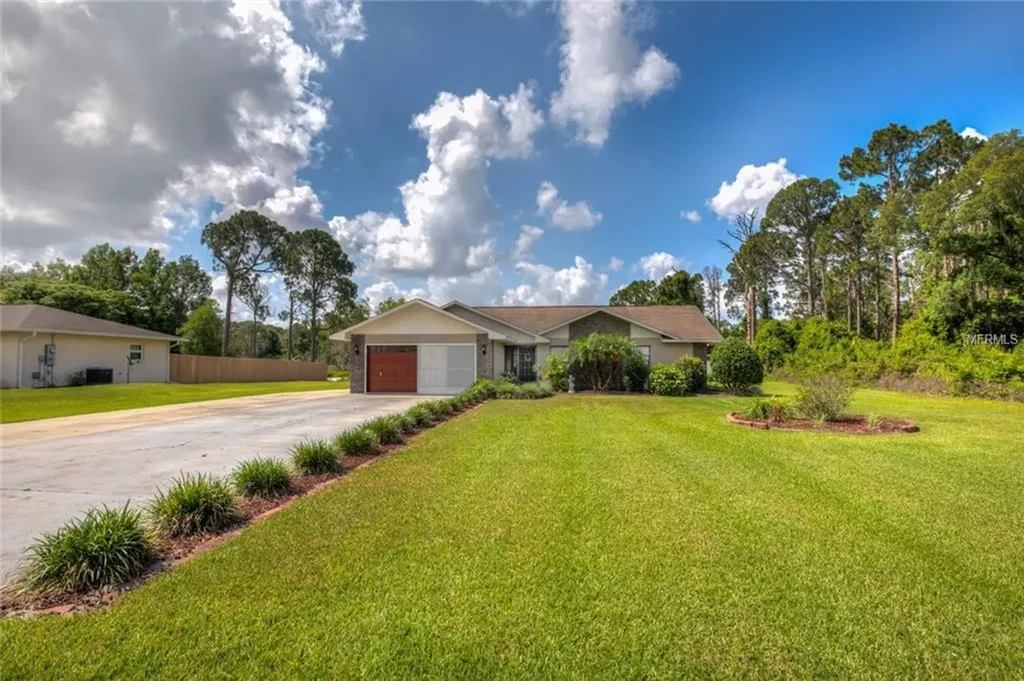 12322 Pine Island Drive Leesburg FL 34788