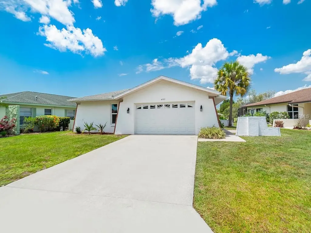 4757 Ringwood Meadow Sarasota FL 34235