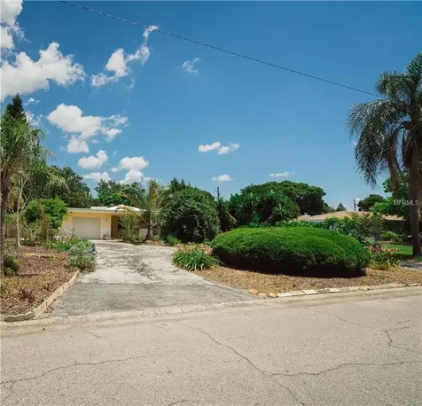 5951 4th Avenue N St Petersburg FL 33710