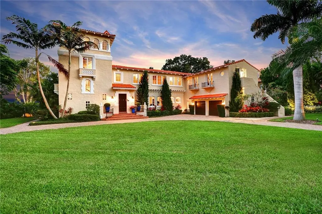 515 Brightwaters Boulevard NE St Petersburg FL 33704