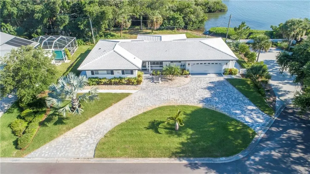 8298 31st Terrace N St Petersburg FL 33710