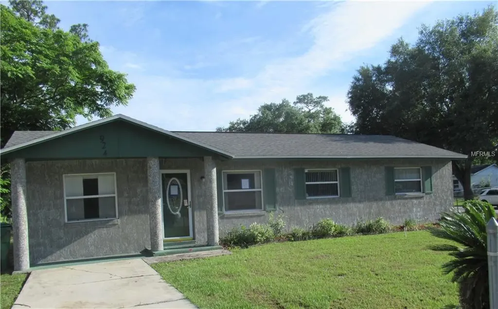 924 Valleydale Avenue Deland FL 32720