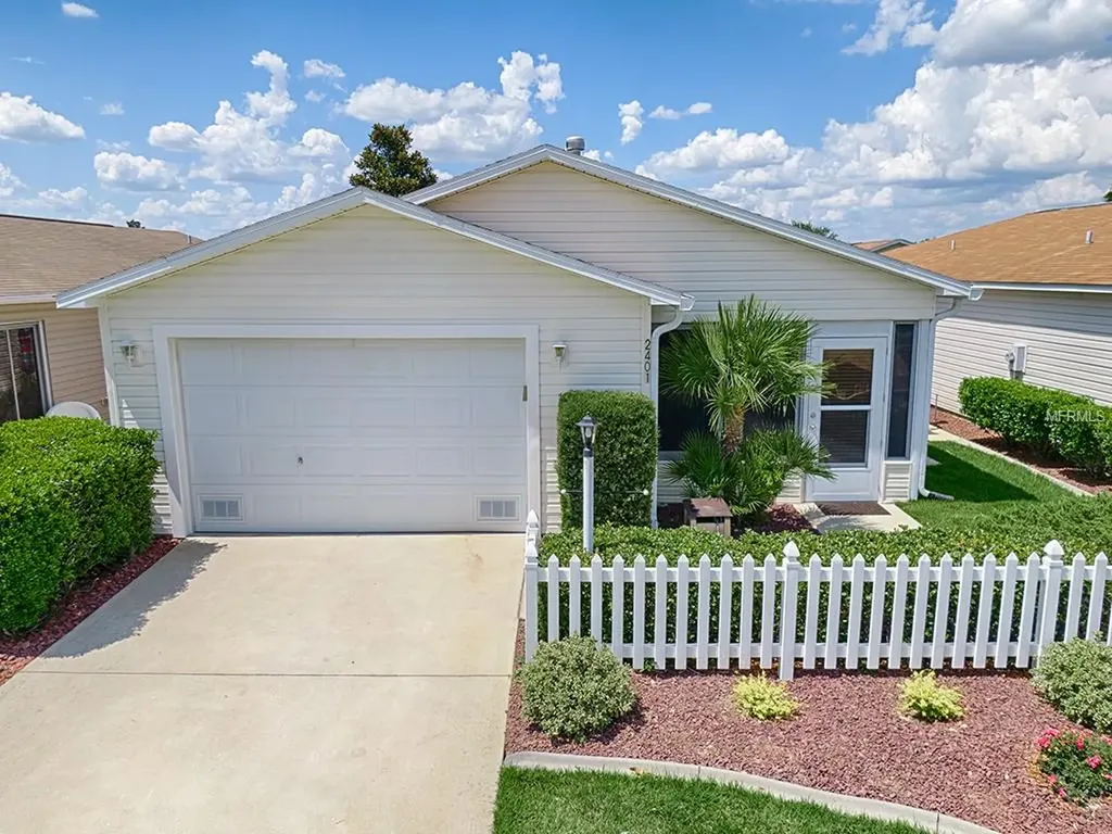 2401 Kingstree Place The Villages FL 32162